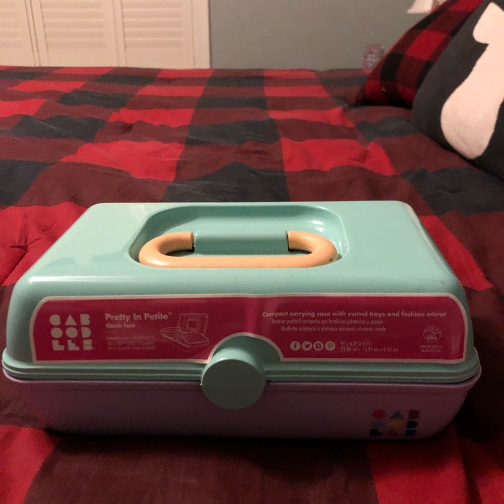 Vintage mini caboodles case brand new